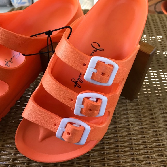🧡🧡🧡 Triple Strap Comfort Sandal 🧡🧡🧡 - Picture 2 of 6